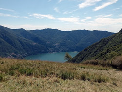 Piana delle Erbe (1170 m) - Laglio | Wanderung von Laglio zum Monte Colmegnone